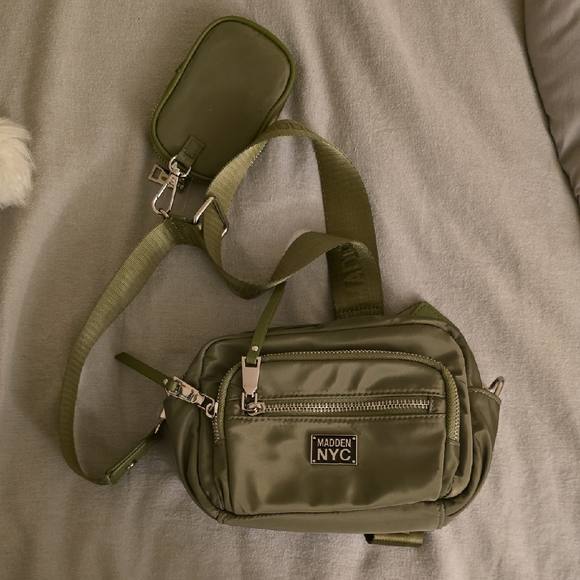Steve Madden Handbags - Steve Madden Olive Green Crossbody Bag